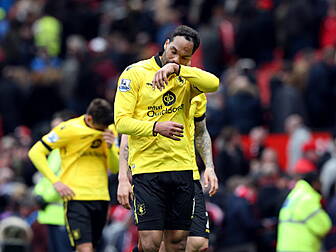 Stan Collymore tears Joleon Le...